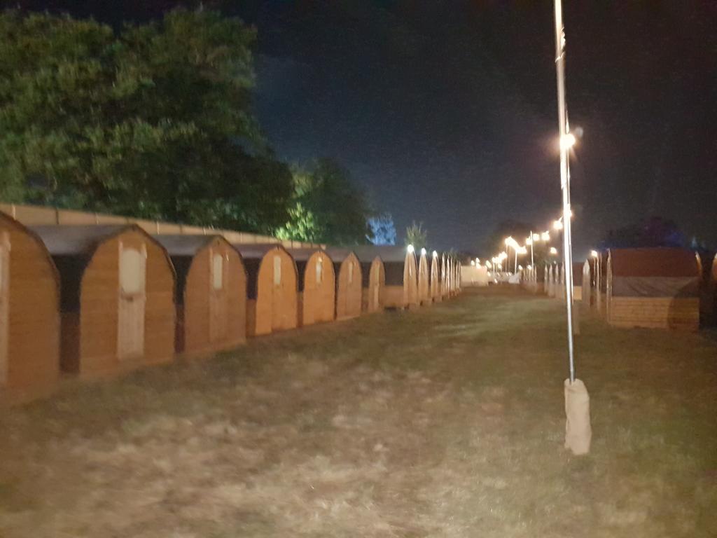 Suitehuts @ シルバーストーン エクステリア 写真